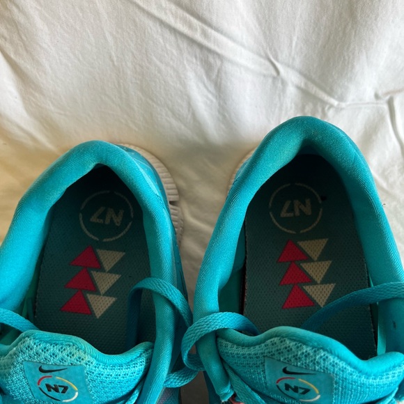 Excellent Condition 🌸 Nike N7, Size 10 in Turquoise and white - Picture 4 of 12